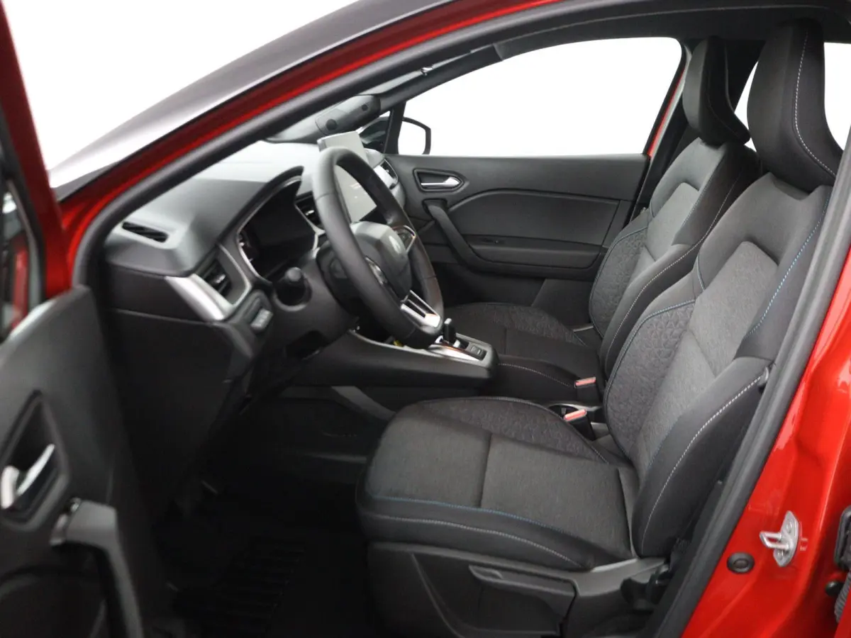 evolution full hybrid E-Tech 160 | pack navigation & comfort |