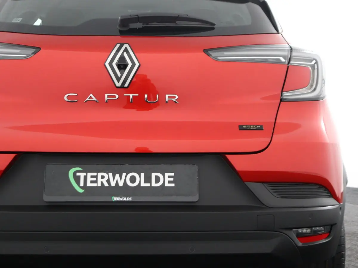 evolution full hybrid E-Tech 160 | pack navigation & comfort |