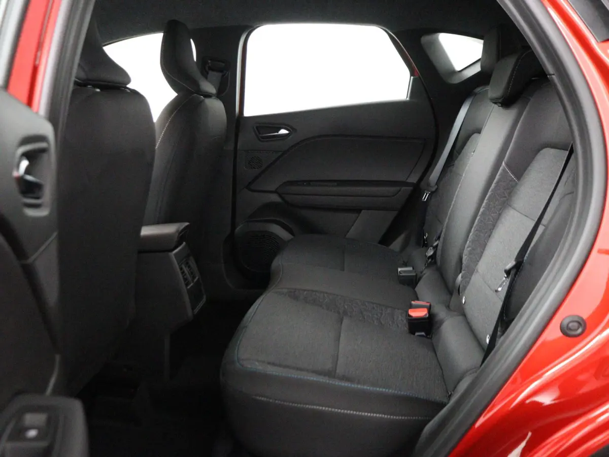 evolution full hybrid E-Tech 160 | pack navigation & comfort |