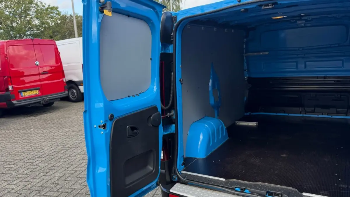 2.0 DCI 88KW 120PK EURO 6 AIRCO/ CRUISE CONTROL/ TREKHAAK/ PARKEERSENSOREN/ 100% DEALERONDERHOUDEN
