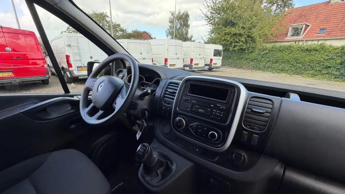 2.0 DCI 88KW 120PK EURO 6 AIRCO/ CRUISE CONTROL/ TREKHAAK/ PARKEERSENSOREN/ 100% DEALERONDERHOUDEN