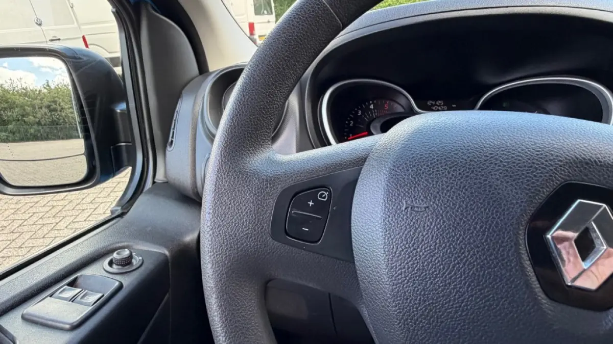 2.0 DCI 88KW 120PK EURO 6 AIRCO/ CRUISE CONTROL/ TREKHAAK/ PARKEERSENSOREN/ 100% DEALERONDERHOUDEN