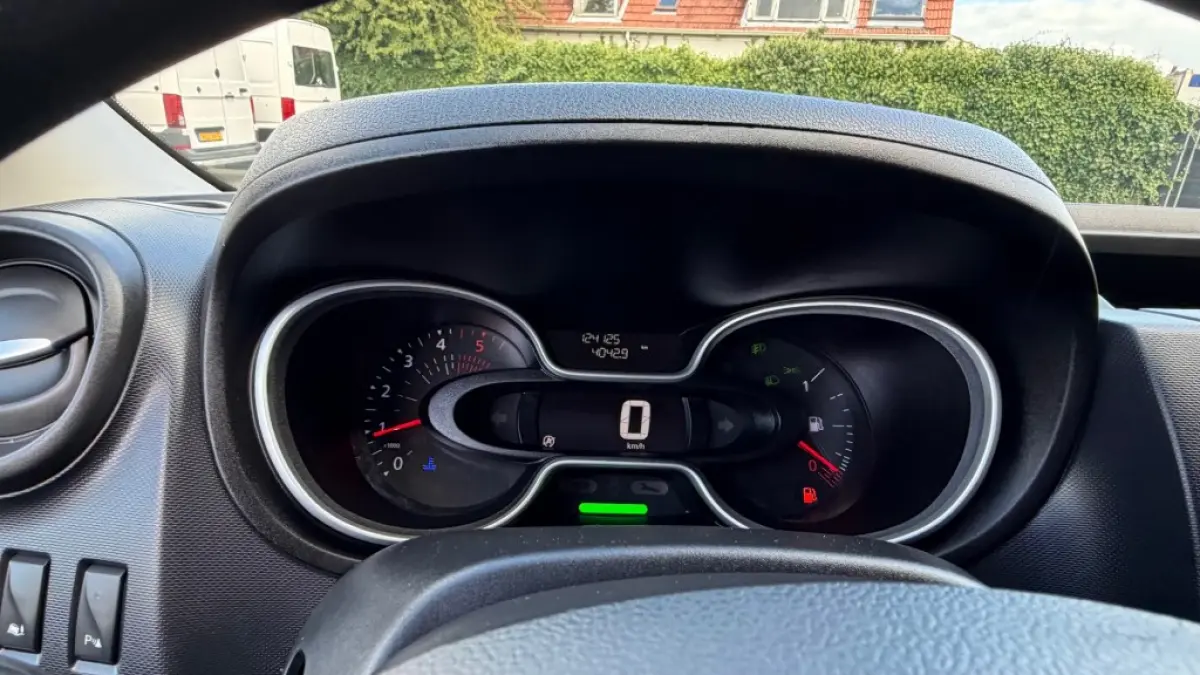 2.0 DCI 88KW 120PK EURO 6 AIRCO/ CRUISE CONTROL/ TREKHAAK/ PARKEERSENSOREN/ 100% DEALERONDERHOUDEN