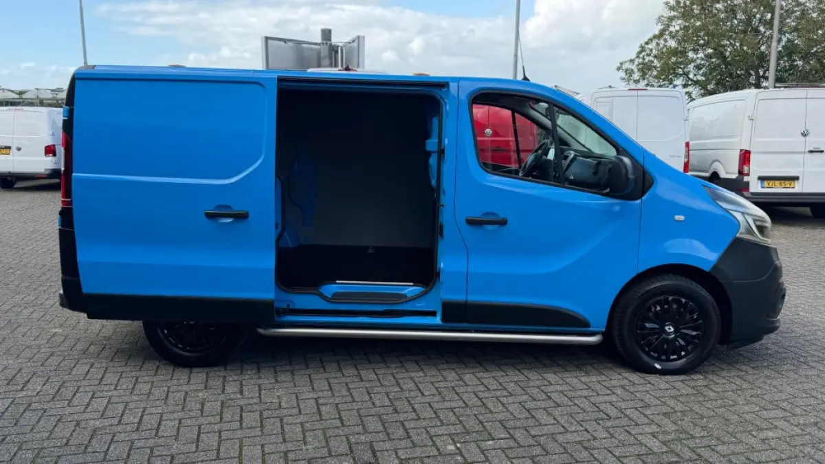 2.0 DCI 88KW 120PK EURO 6 AIRCO/ CRUISE CONTROL/ TREKHAAK/ PARKEERSENSOREN/ 100% DEALERONDERHOUDEN