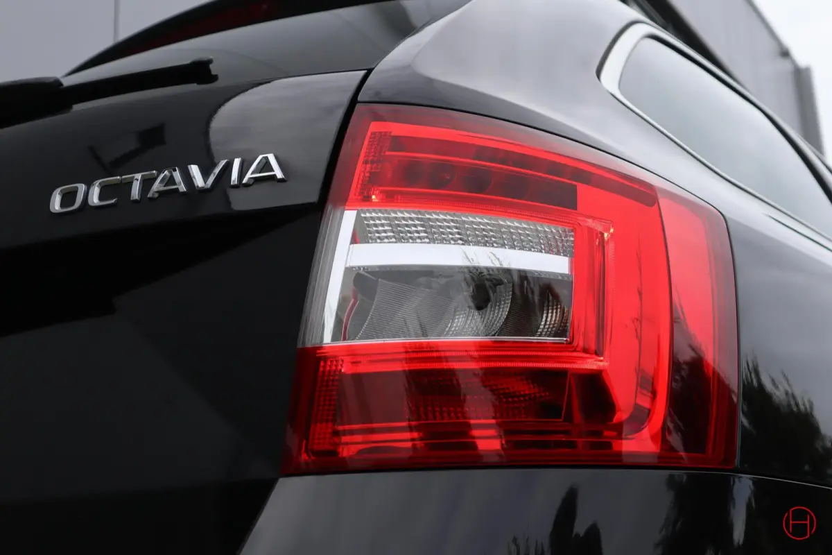 1.0 TSI / Clima / Cruise / PDC / Stoelverwarming / CarPlay