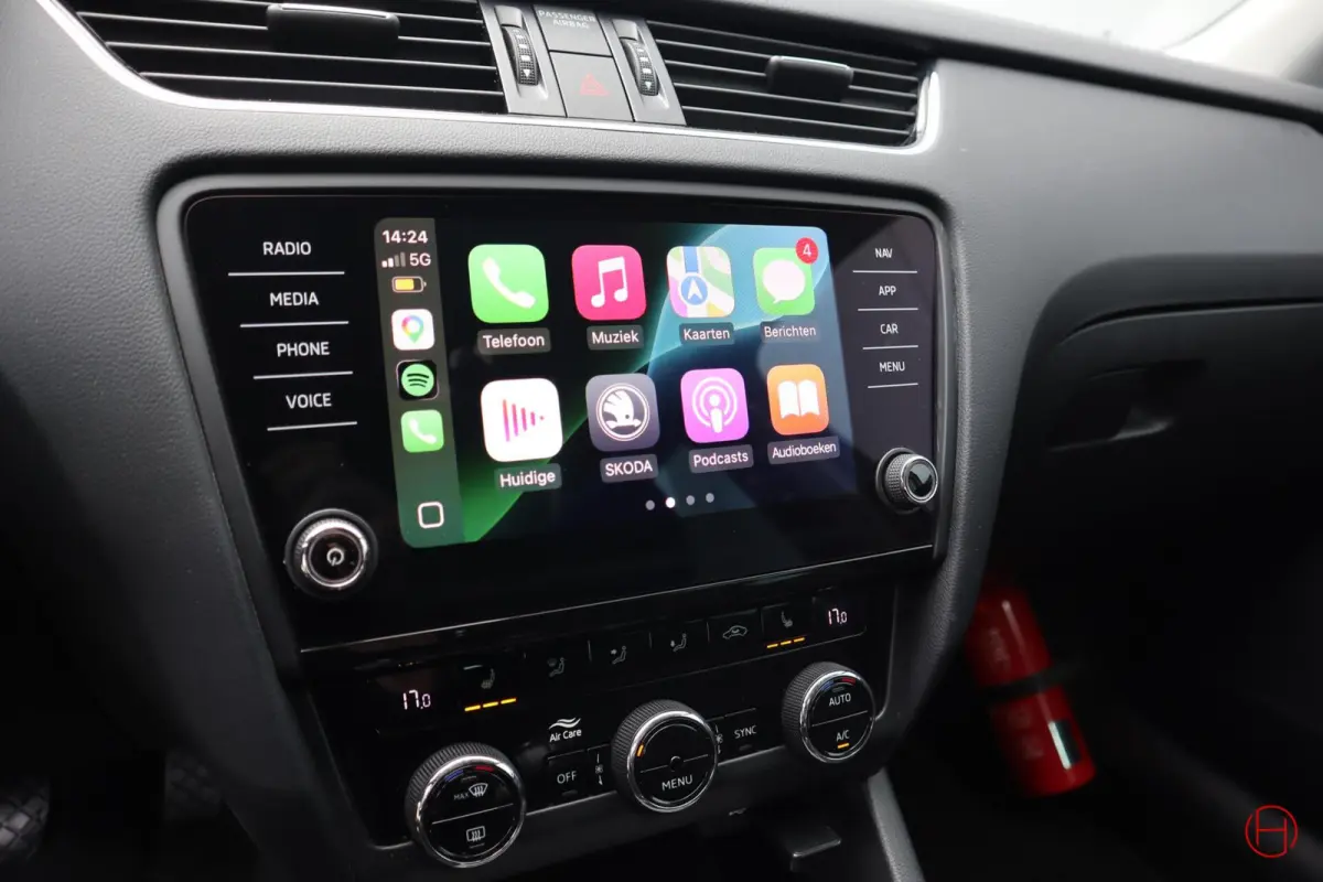 1.0 TSI / Clima / Cruise / PDC / Stoelverwarming / CarPlay