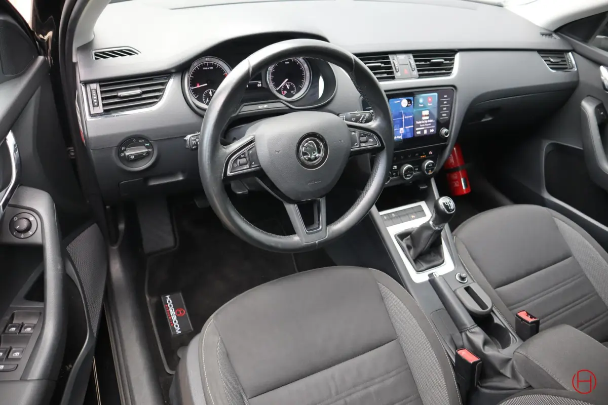 1.0 TSI / Clima / Cruise / PDC / Stoelverwarming / CarPlay