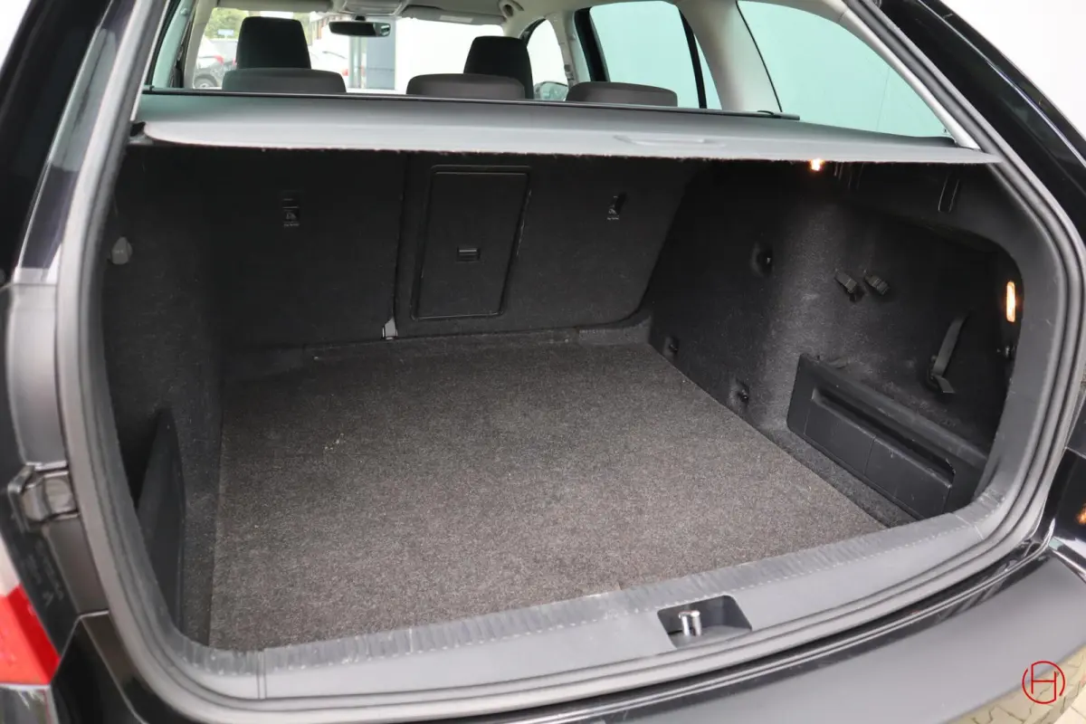 1.0 TSI / Clima / Cruise / PDC / Stoelverwarming / CarPlay