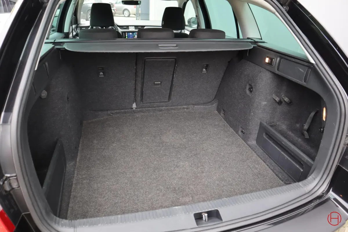 1.0 TSI / Clima / Cruise / PDC / Stoelverwarming / CarPlay