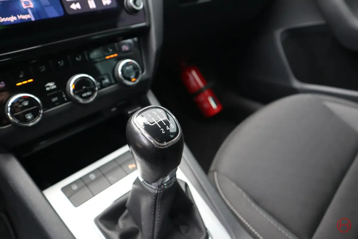 1.0 TSI / Clima / Cruise / PDC / Stoelverwarming / CarPlay