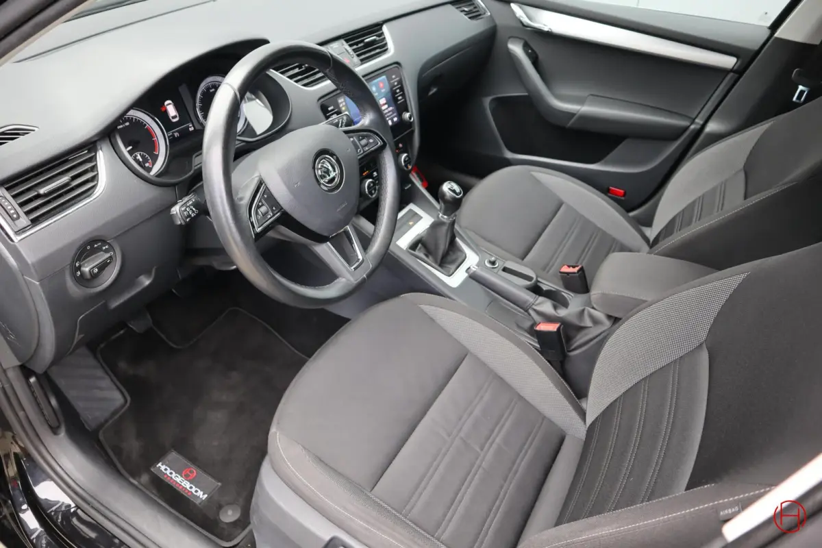1.0 TSI / Clima / Cruise / PDC / Stoelverwarming / CarPlay