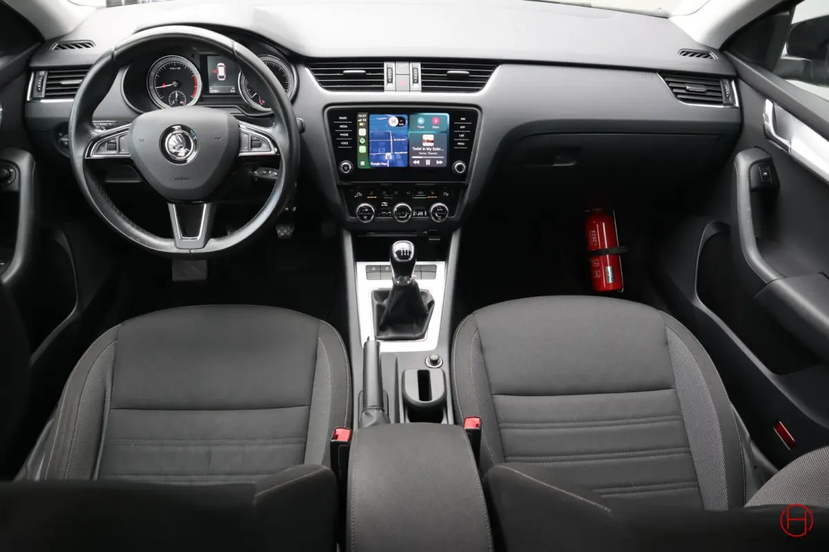 1.0 TSI / Clima / Cruise / PDC / Stoelverwarming / CarPlay