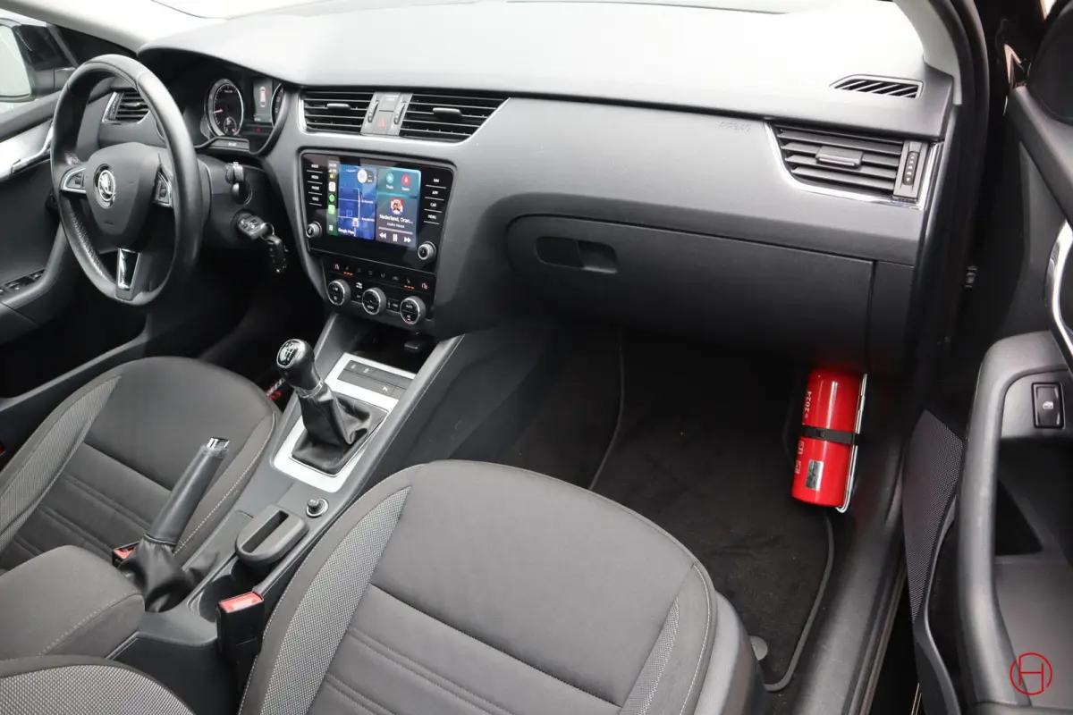 1.0 TSI / Clima / Cruise / PDC / Stoelverwarming / CarPlay
