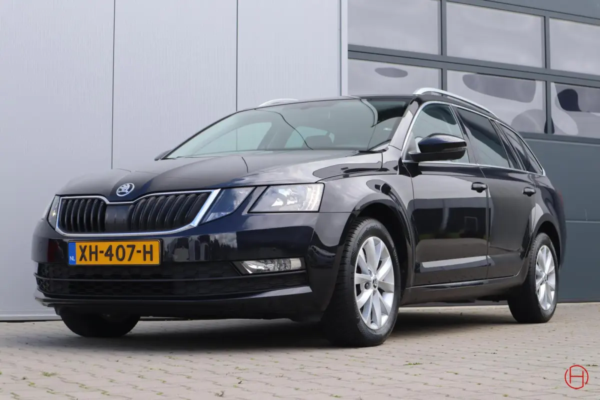 1.0 TSI / Clima / Cruise / PDC / Stoelverwarming / CarPlay