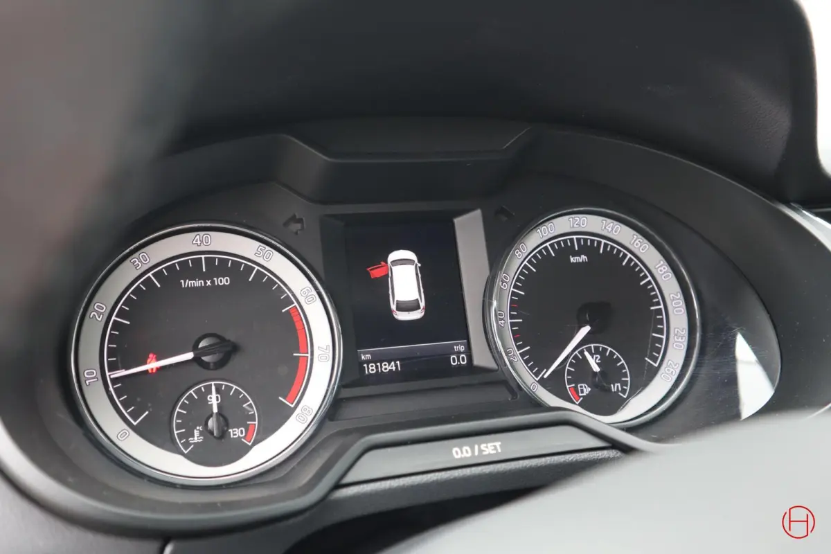 1.0 TSI / Clima / Cruise / PDC / Stoelverwarming / CarPlay