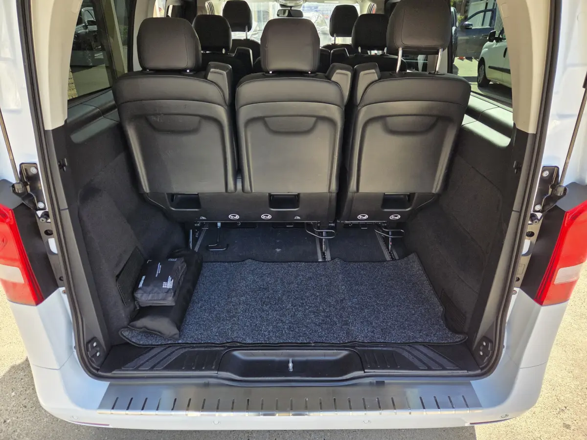 PRO L2 8-Persoons Airco L & R Schuifdeur Command Navigatie Zwart leder