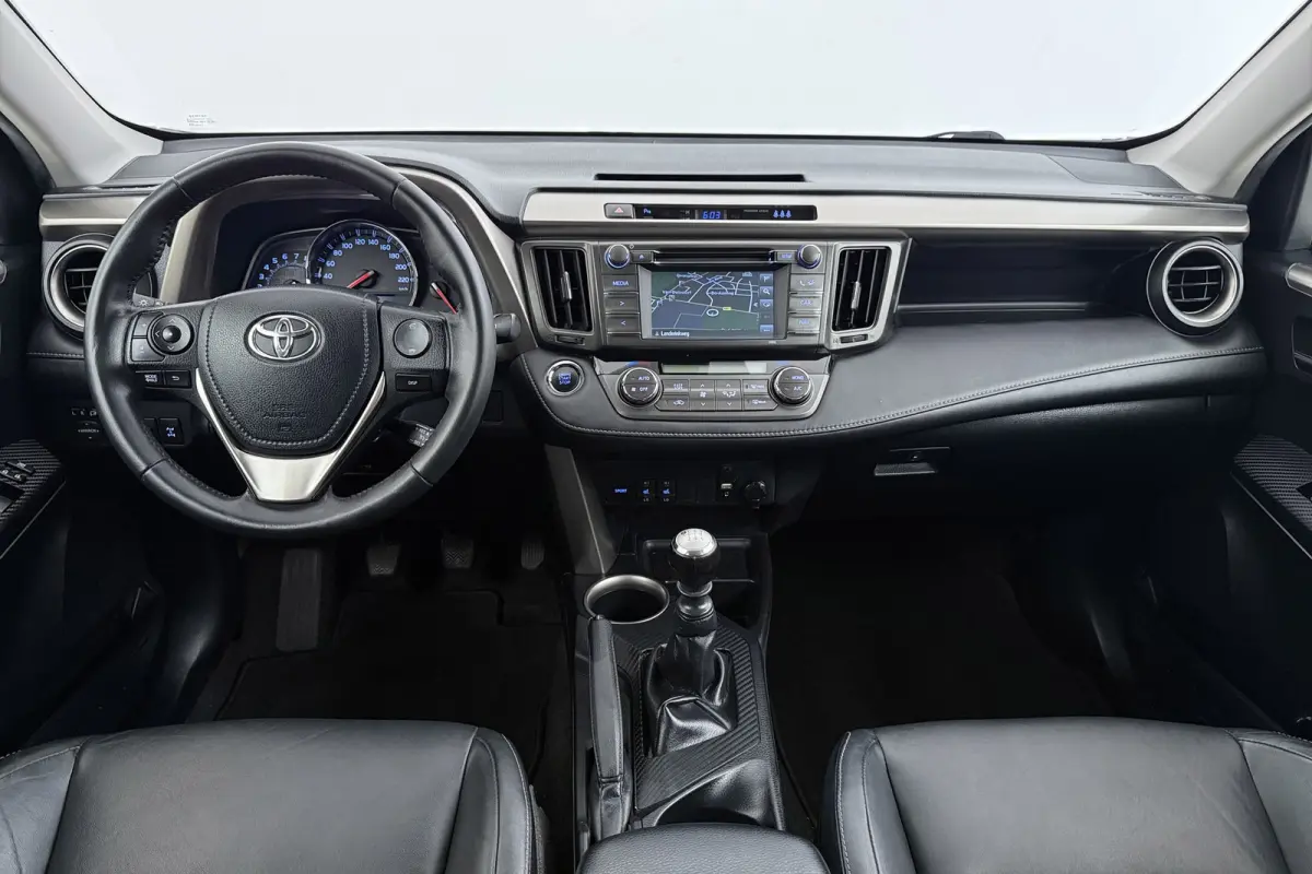 2.0 Style 4WD | Trekhaak | Keyless | Stoelverwarming | Camera | Navigatie | Leer |