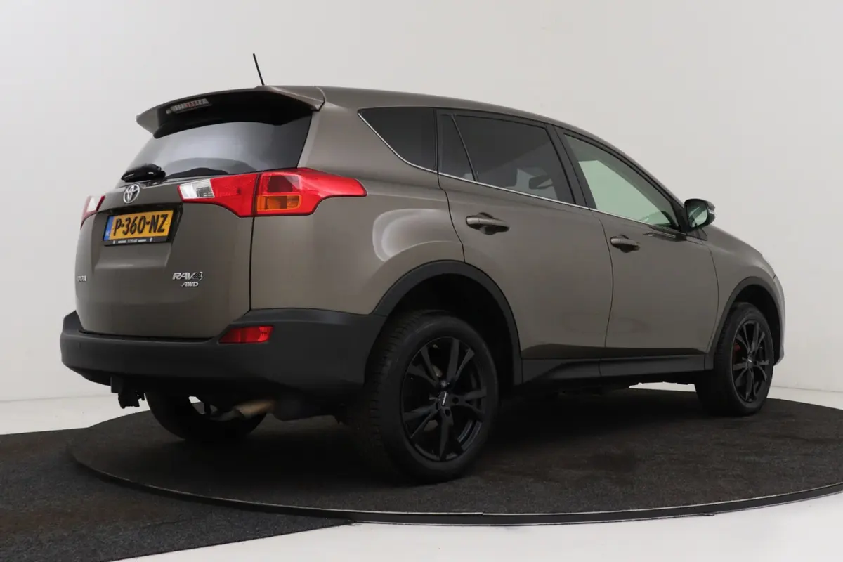2.0 Style 4WD | Trekhaak | Keyless | Stoelverwarming | Camera | Navigatie | Leer |