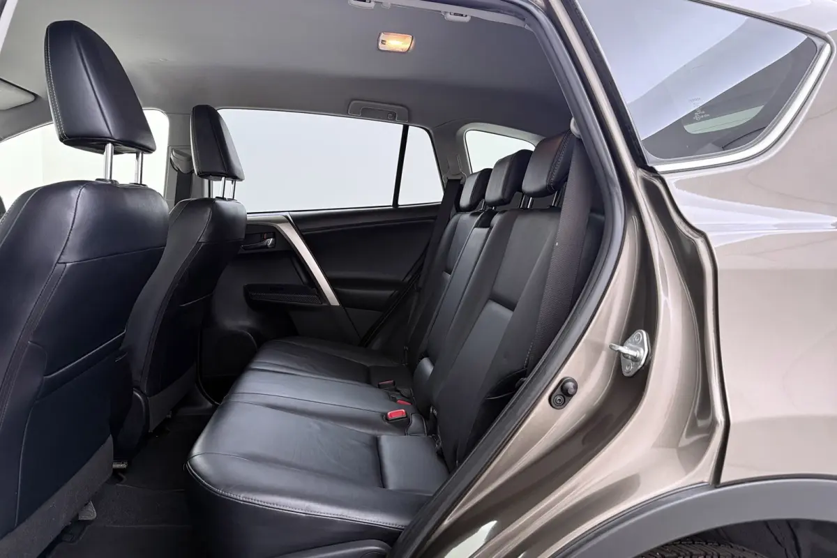 2.0 Style 4WD | Trekhaak | Keyless | Stoelverwarming | Camera | Navigatie | Leer |