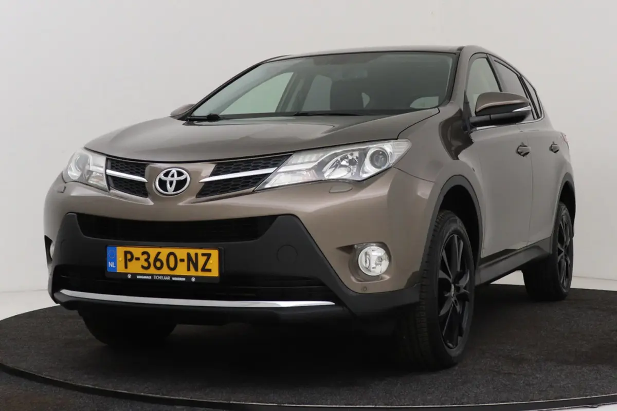 2.0 Style 4WD | Trekhaak | Keyless | Stoelverwarming | Camera | Navigatie | Leer |