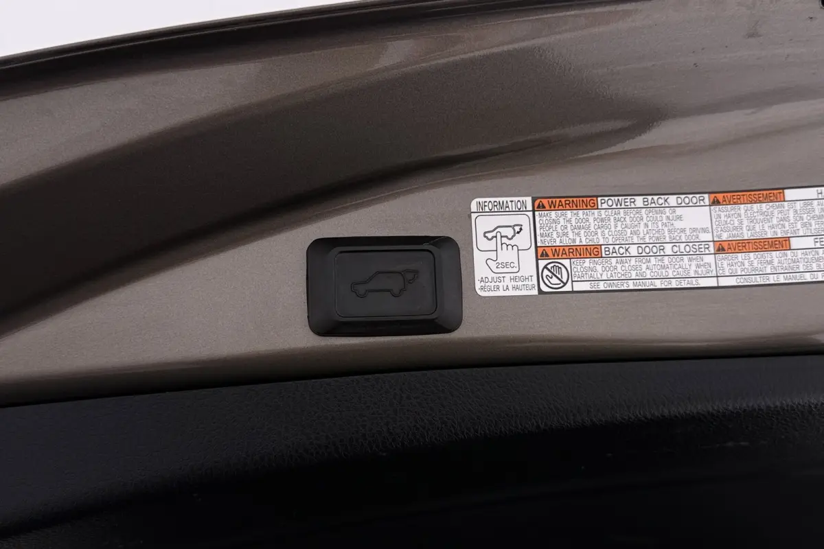 2.0 Style 4WD | Trekhaak | Keyless | Stoelverwarming | Camera | Navigatie | Leer |