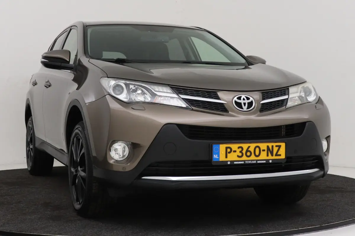 2.0 Style 4WD | Trekhaak | Keyless | Stoelverwarming | Camera | Navigatie | Leer |