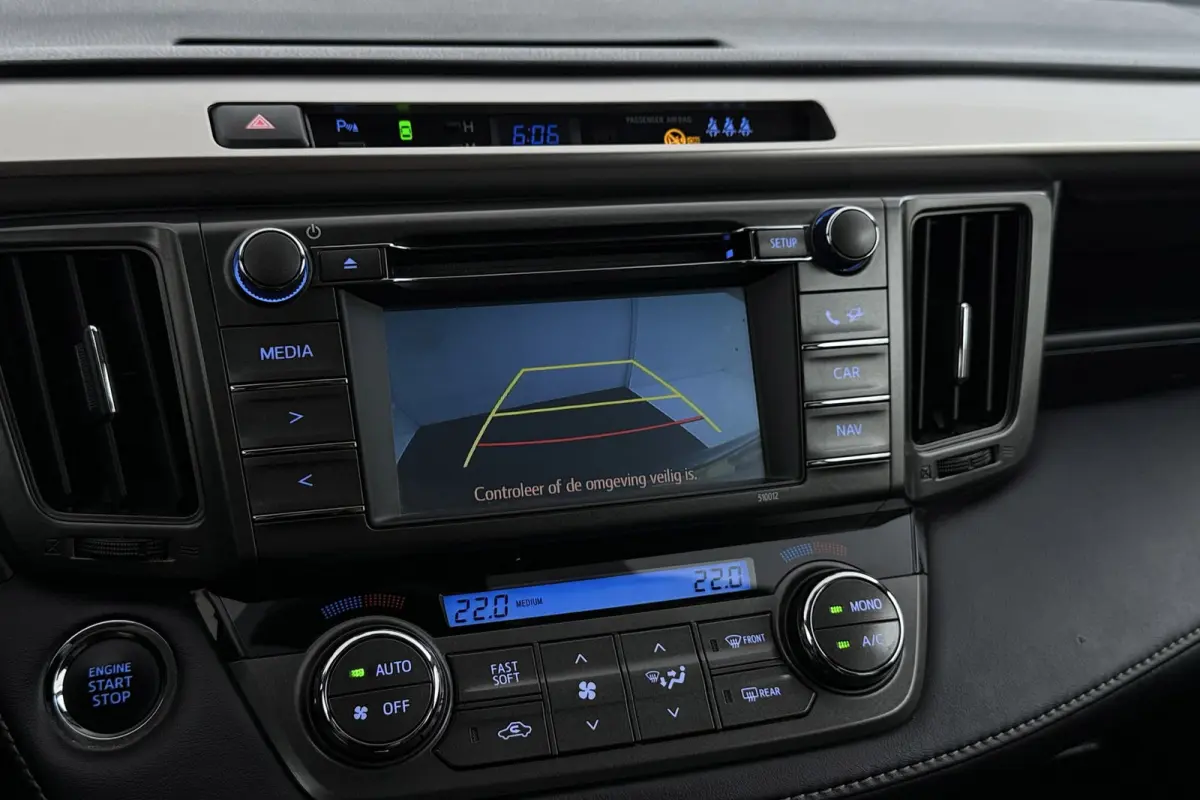 2.0 Style 4WD | Trekhaak | Keyless | Stoelverwarming | Camera | Navigatie | Leer |