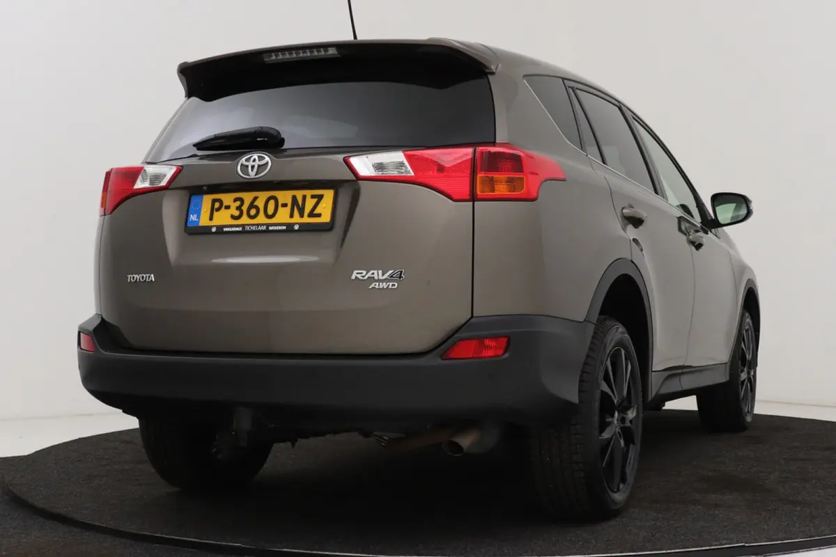 2.0 Style 4WD | Trekhaak | Keyless | Stoelverwarming | Camera | Navigatie | Leer |