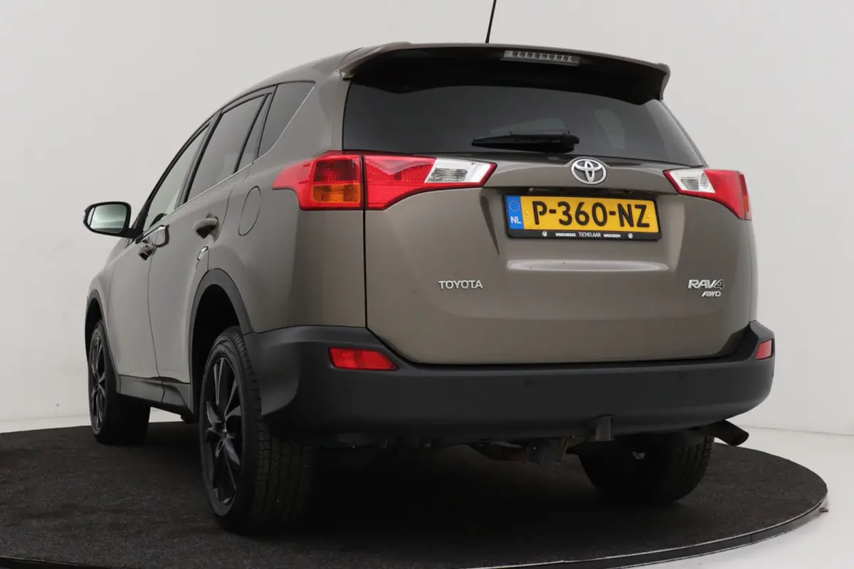2.0 Style 4WD | Trekhaak | Keyless | Stoelverwarming | Camera | Navigatie | Leer |