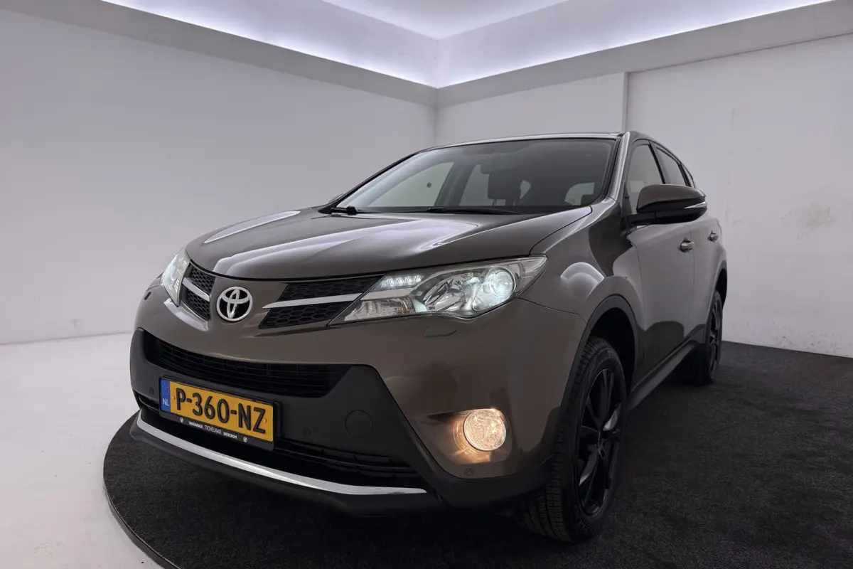 2.0 Style 4WD | Trekhaak | Keyless | Stoelverwarming | Camera | Navigatie | Leer |