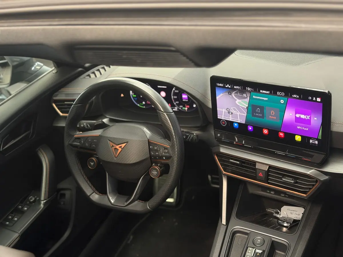 1.4 TSI e-Hybrid vz / pano / camera / CarPlay /