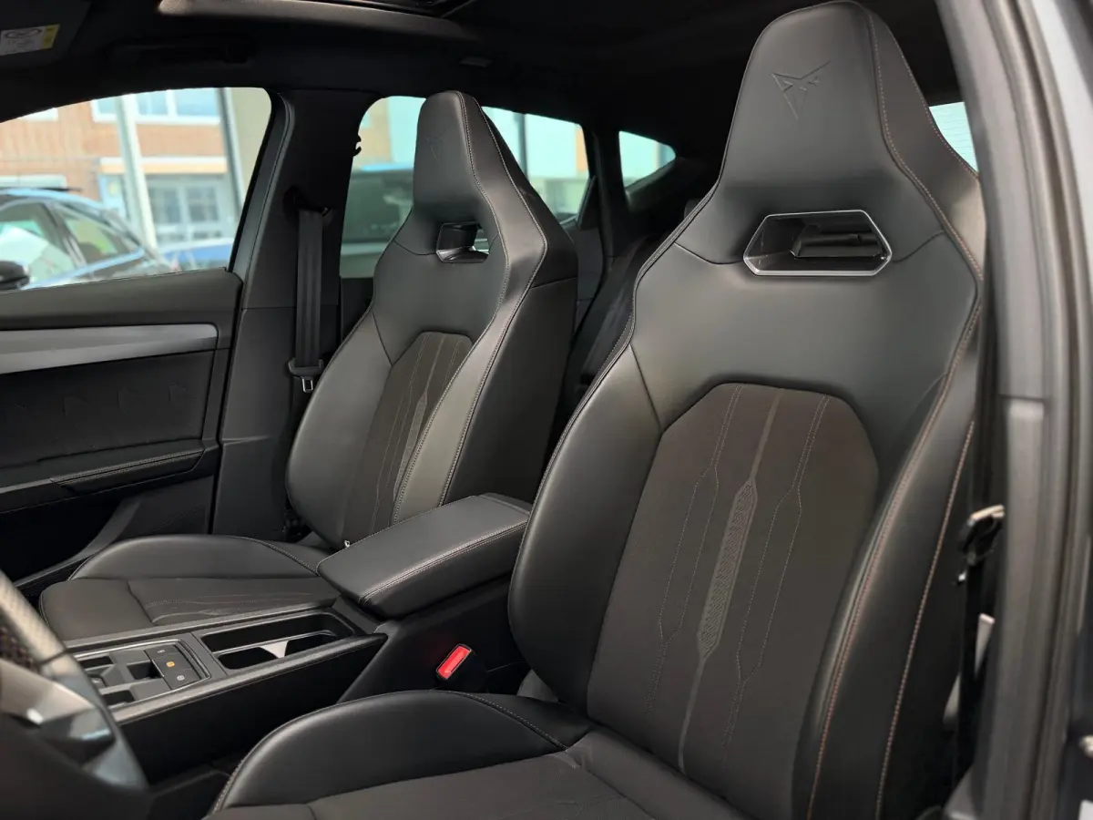 1.4 TSI e-Hybrid vz / pano / camera / CarPlay /
