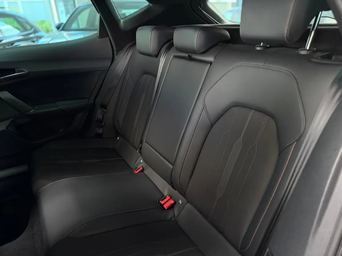 1.4 TSI e-Hybrid vz / pano / camera / CarPlay /