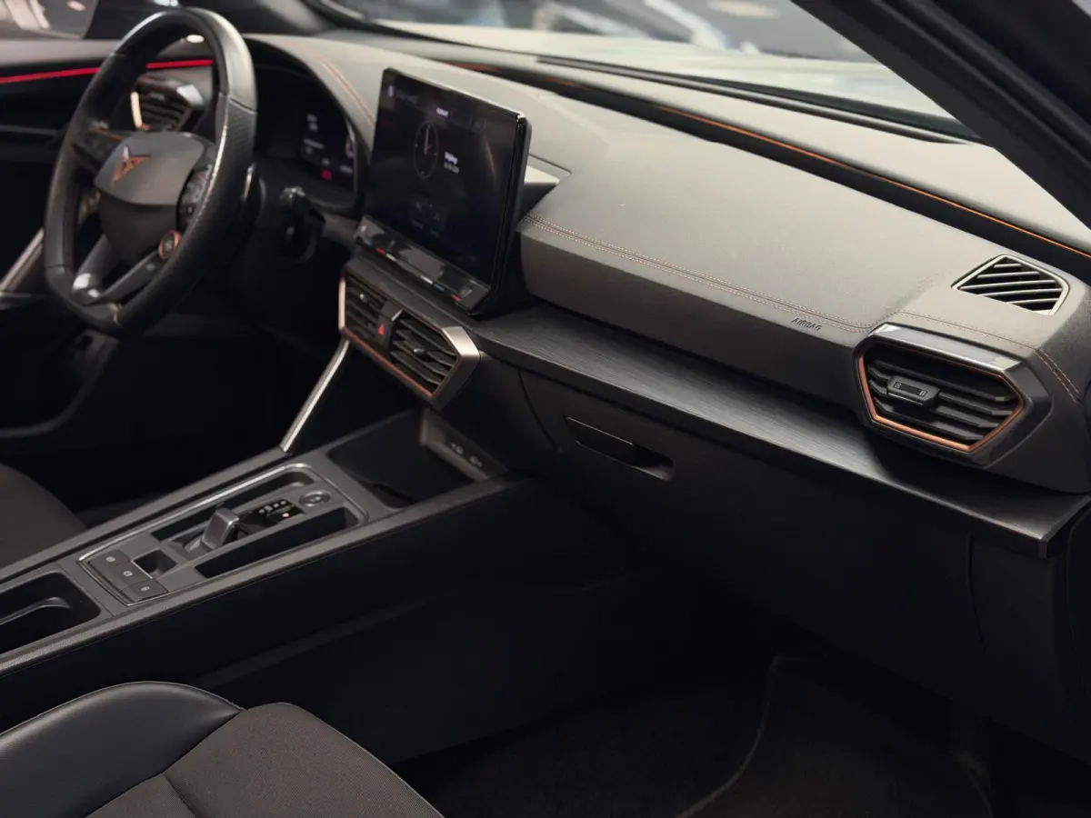 1.4 TSI e-Hybrid vz / pano / camera / CarPlay /