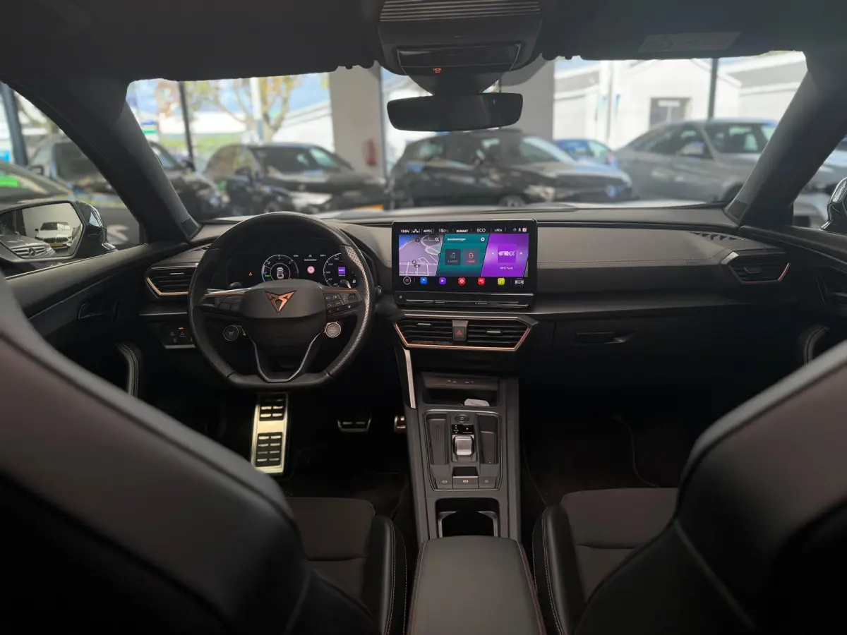 1.4 TSI e-Hybrid vz / pano / camera / CarPlay /