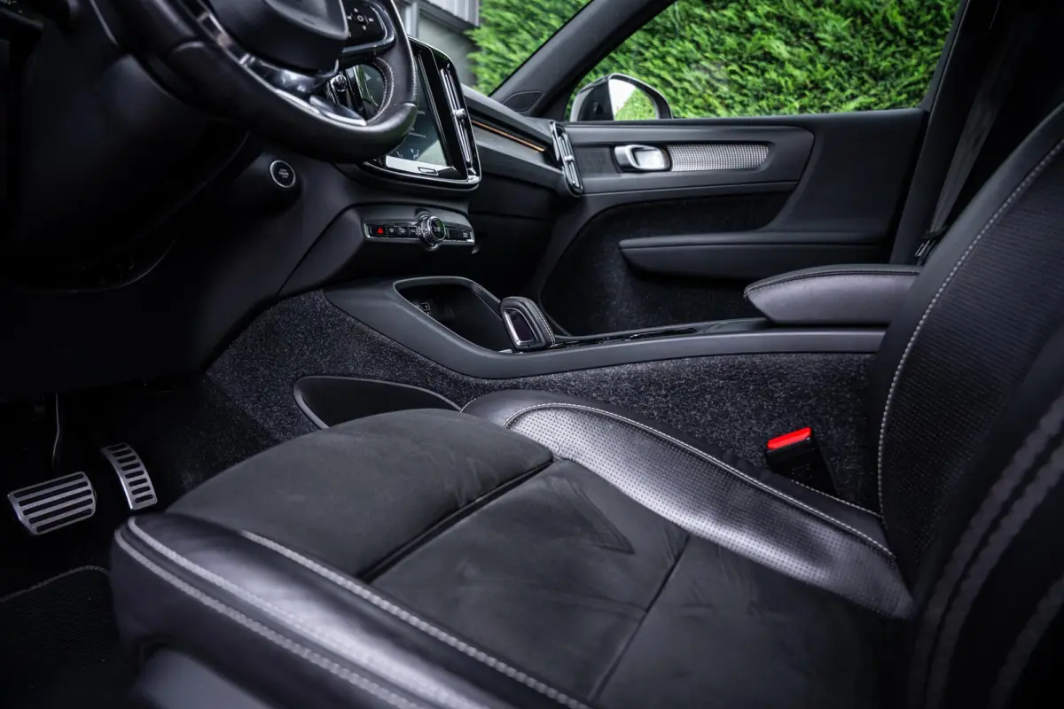 T4 2.0 190pk R-Design Trekhaak|Camera|ACC|Carplay|Dealeronderhouden