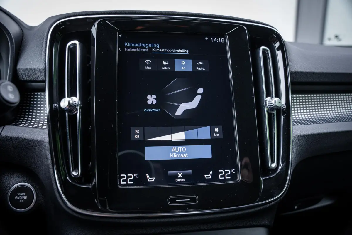 T4 2.0 190pk R-Design Trekhaak|Camera|ACC|Carplay|Dealeronderhouden
