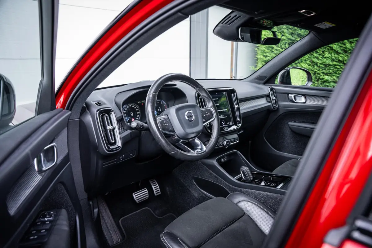 T4 2.0 190pk R-Design Trekhaak|Camera|ACC|Carplay|Dealeronderhouden