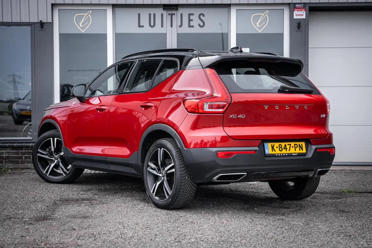 T4 2.0 190pk R-Design Trekhaak|Camera|ACC|Carplay|Dealeronderhouden