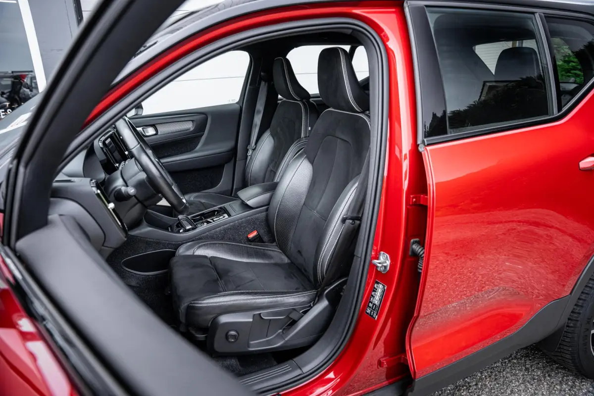 T4 2.0 190pk R-Design Trekhaak|Camera|ACC|Carplay|Dealeronderhouden
