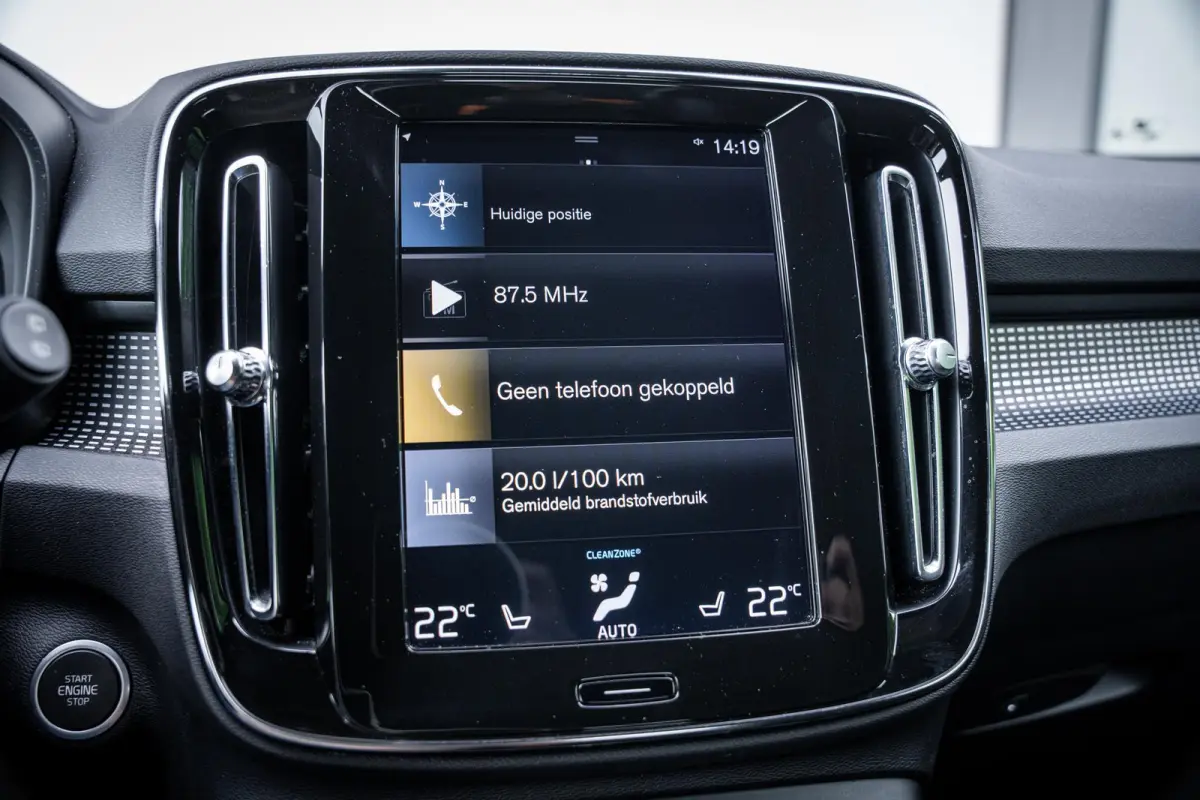 T4 2.0 190pk R-Design Trekhaak|Camera|ACC|Carplay|Dealeronderhouden