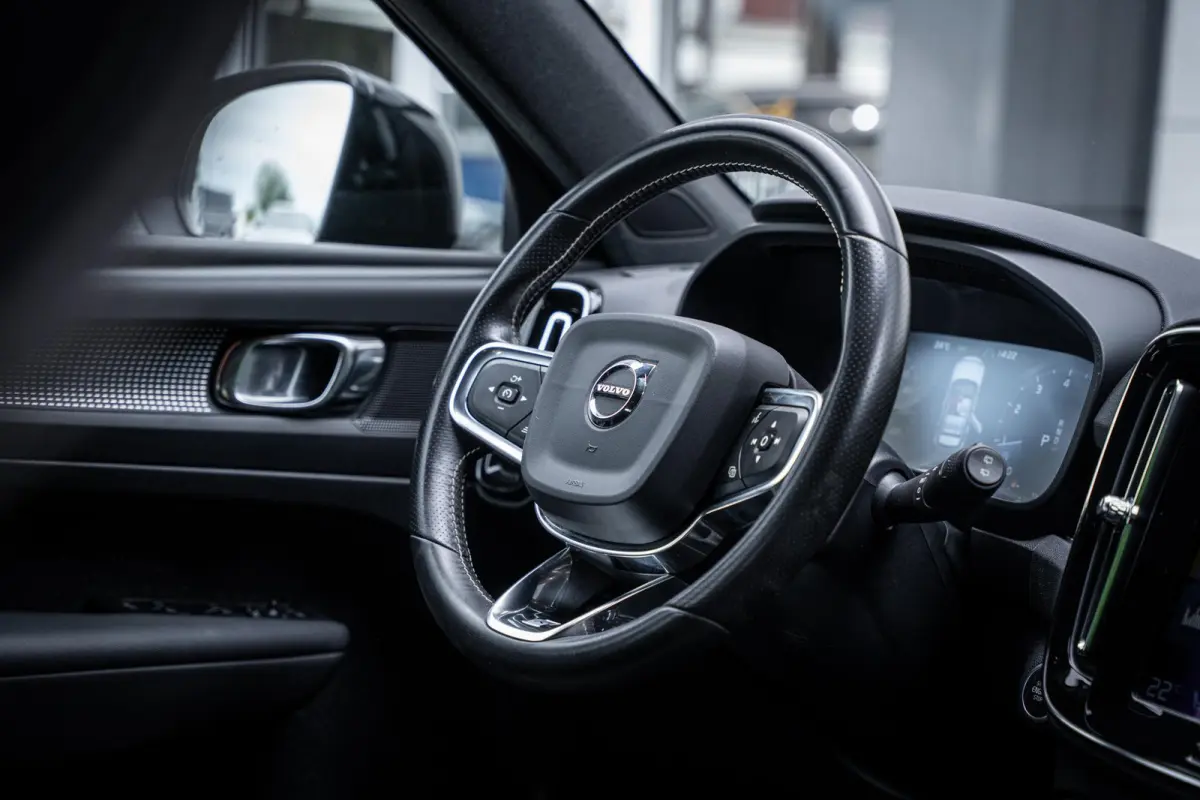 T4 2.0 190pk R-Design Trekhaak|Camera|ACC|Carplay|Dealeronderhouden