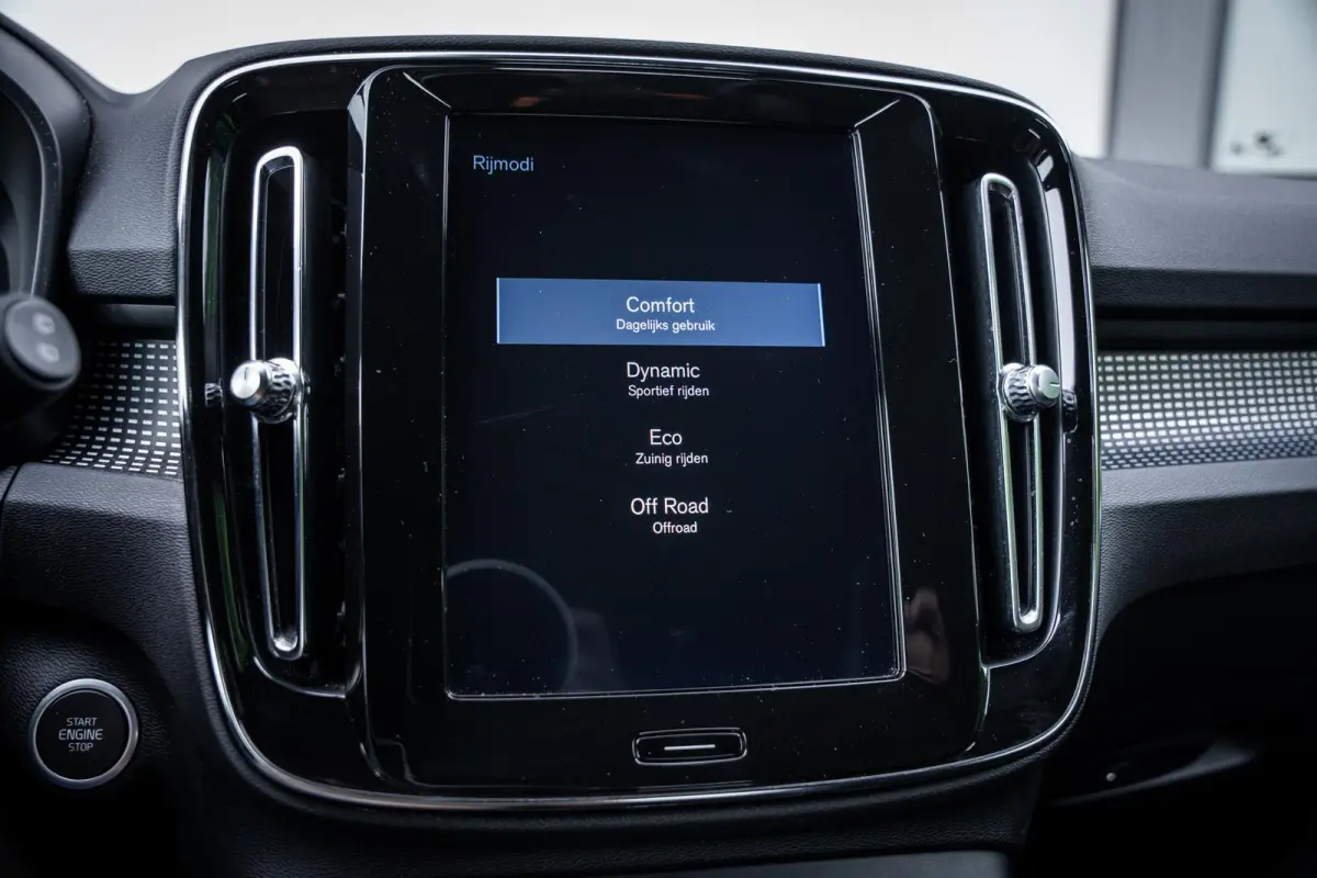 T4 2.0 190pk R-Design Trekhaak|Camera|ACC|Carplay|Dealeronderhouden
