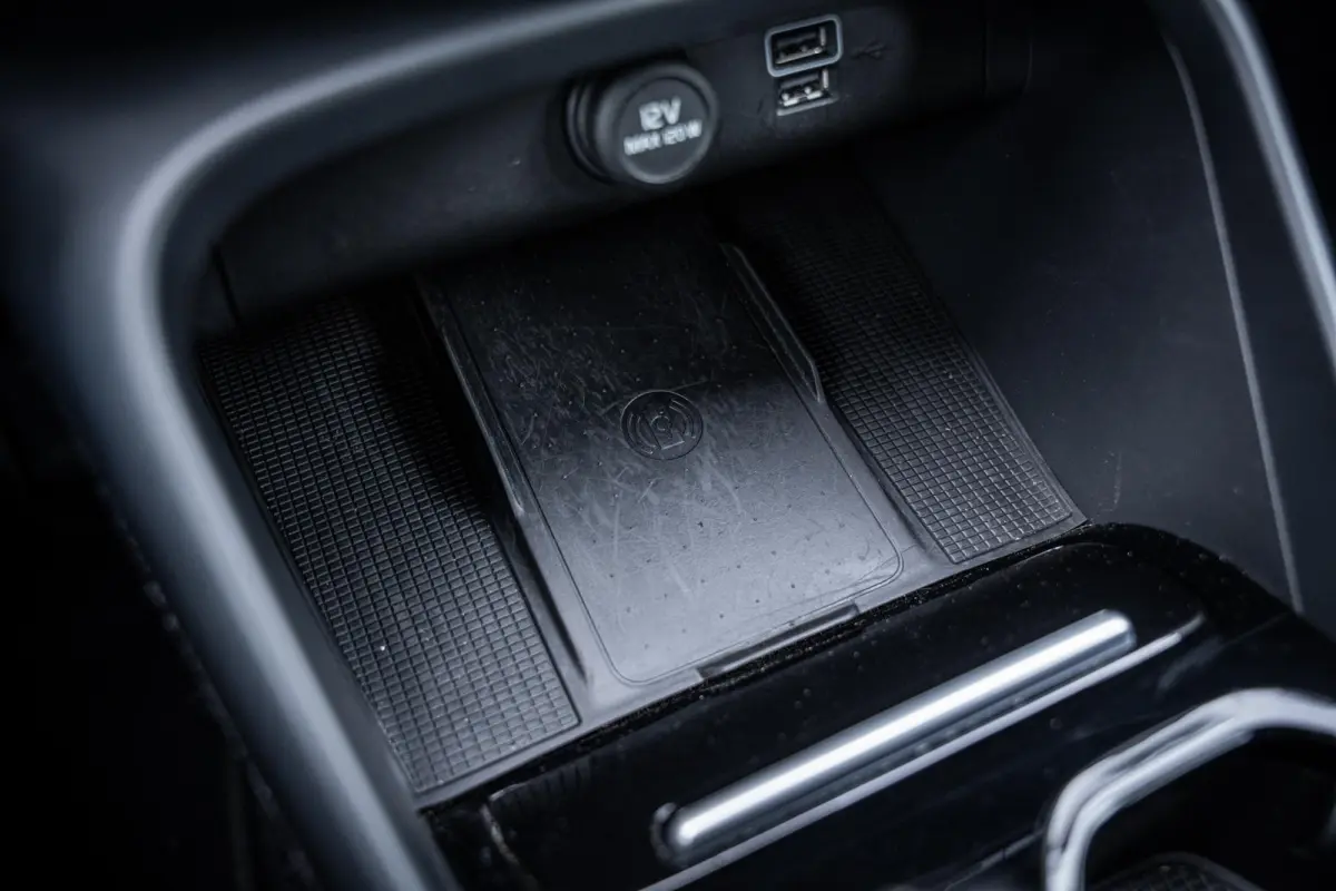 T4 2.0 190pk R-Design Trekhaak|Camera|ACC|Carplay|Dealeronderhouden