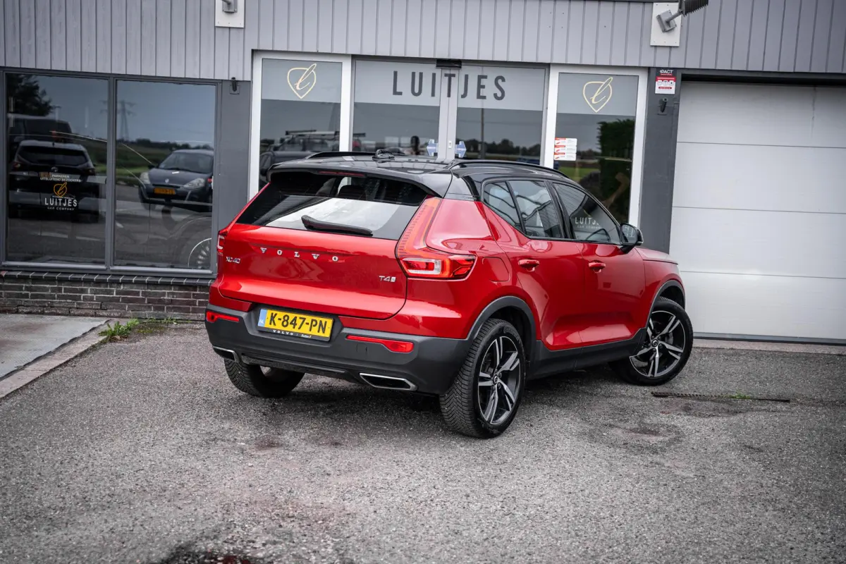 T4 2.0 190pk R-Design Trekhaak|Camera|ACC|Carplay|Dealeronderhouden