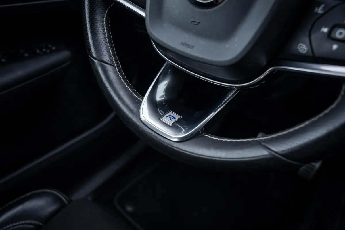 T4 2.0 190pk R-Design Trekhaak|Camera|ACC|Carplay|Dealeronderhouden