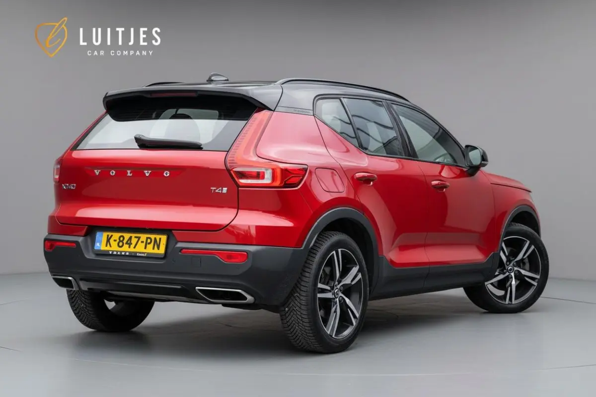 T4 2.0 190pk R-Design Trekhaak|Camera|ACC|Carplay|Dealeronderhouden