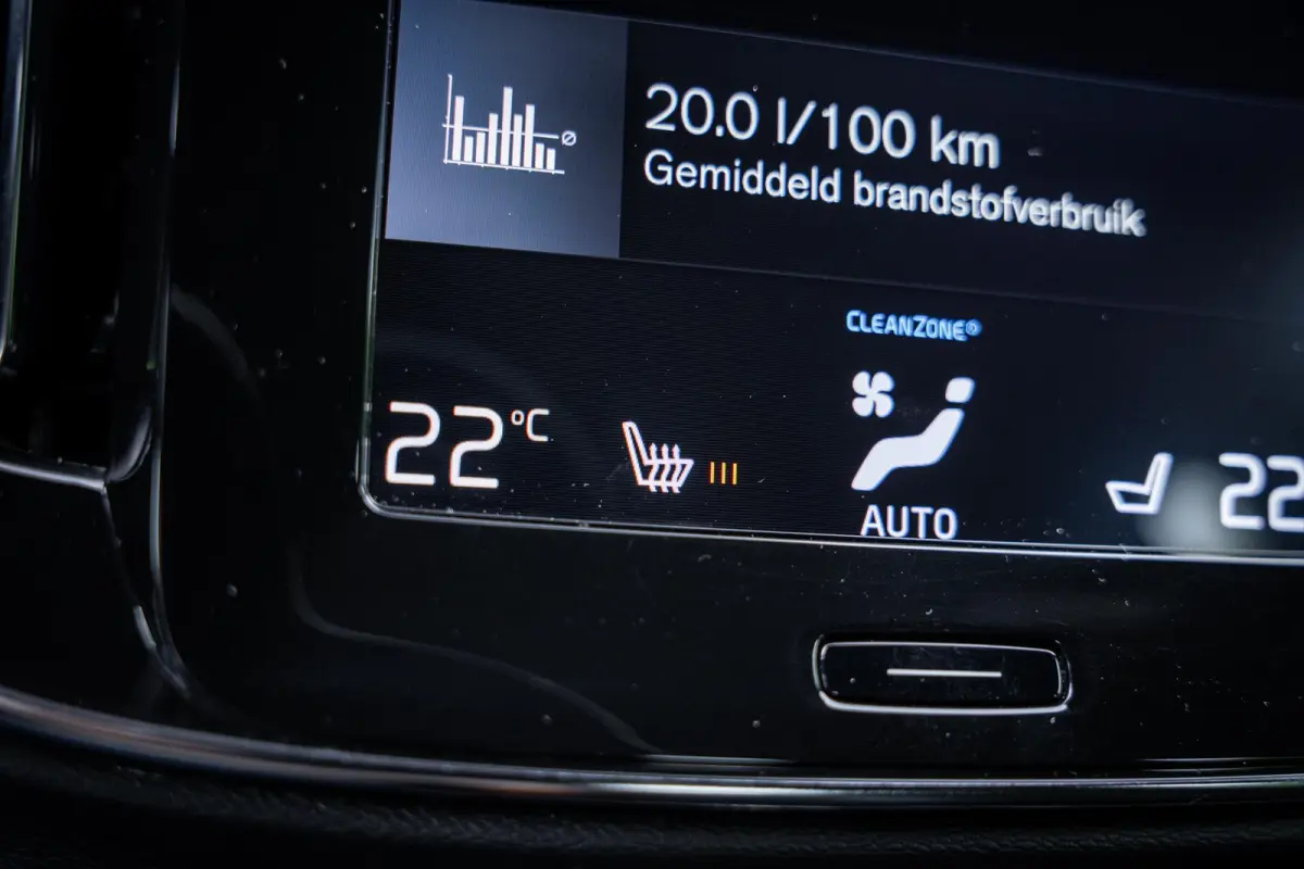 T4 2.0 190pk R-Design Trekhaak|Camera|ACC|Carplay|Dealeronderhouden
