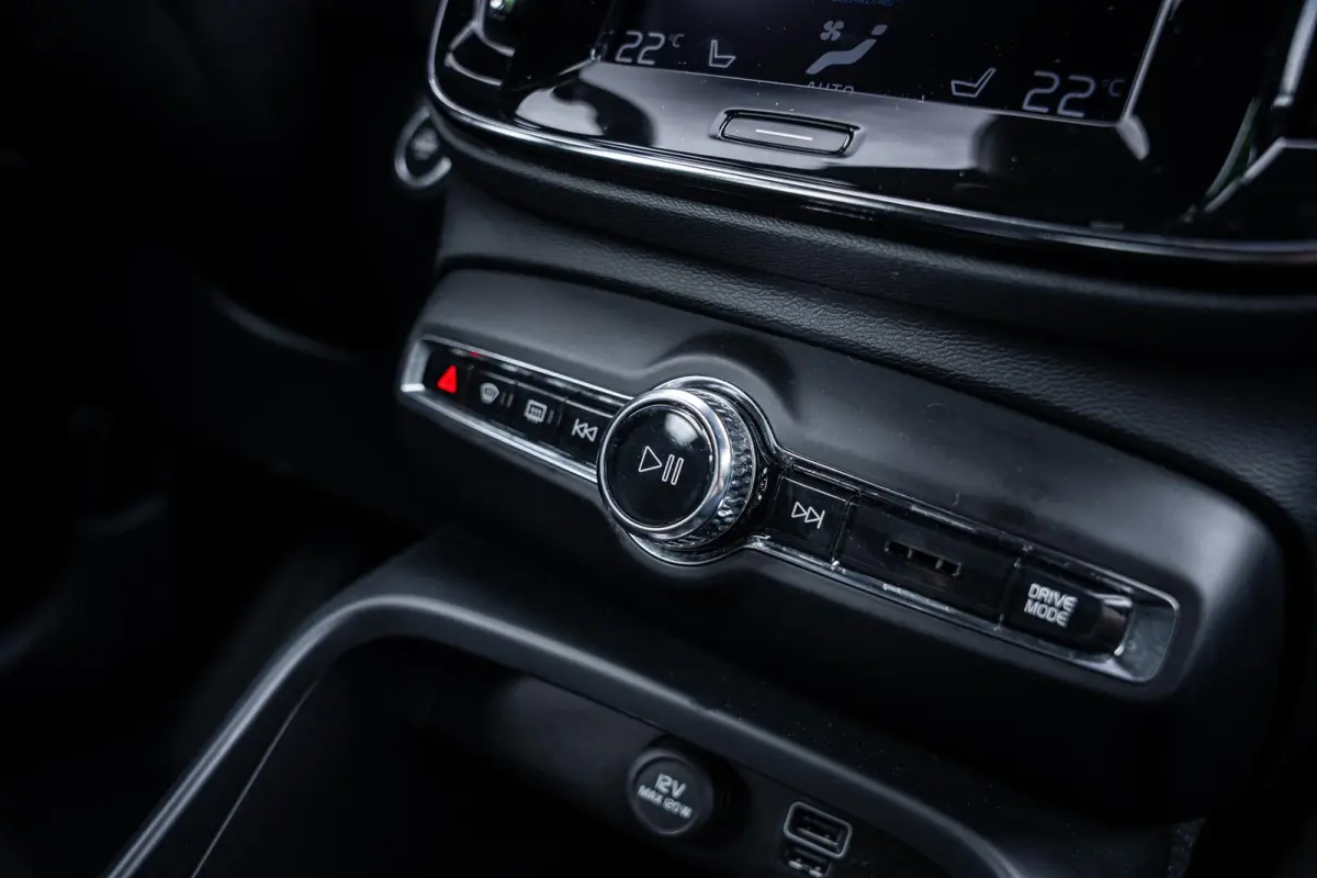 T4 2.0 190pk R-Design Trekhaak|Camera|ACC|Carplay|Dealeronderhouden