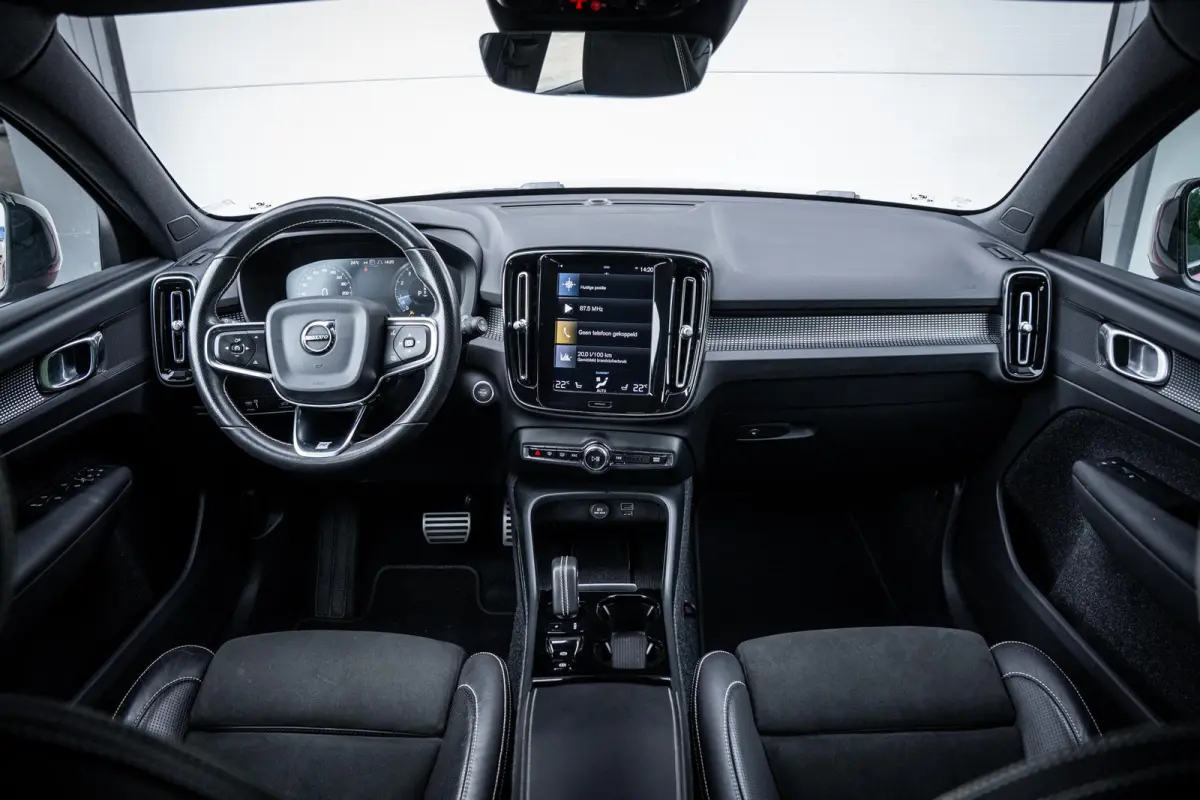 T4 2.0 190pk R-Design Trekhaak|Camera|ACC|Carplay|Dealeronderhouden